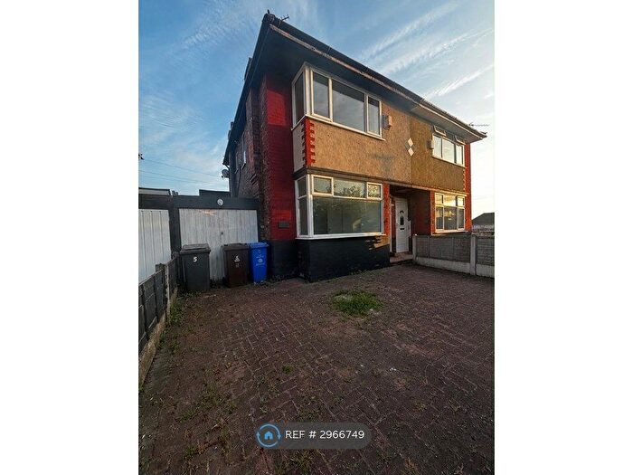 2 Bedroom Semi-Detached House To Rent In Keston Avenue, Manchester, M43