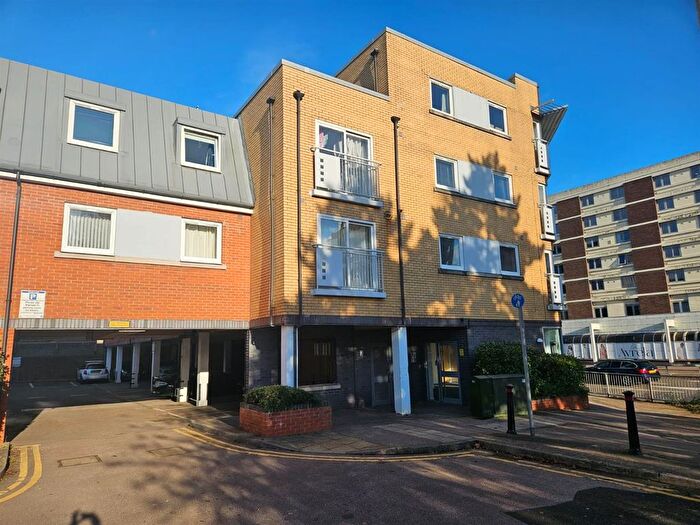 2 Bedroom Flat To Rent In Malden Road, Watford, WD17