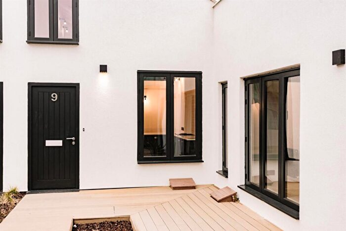 1 Bedroom Flat To Rent In Fonthill Mews, Finsbruy Park, N4