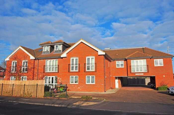 1 Bedroom Maisonette To Rent In Dedworth Road, Windsor SL4