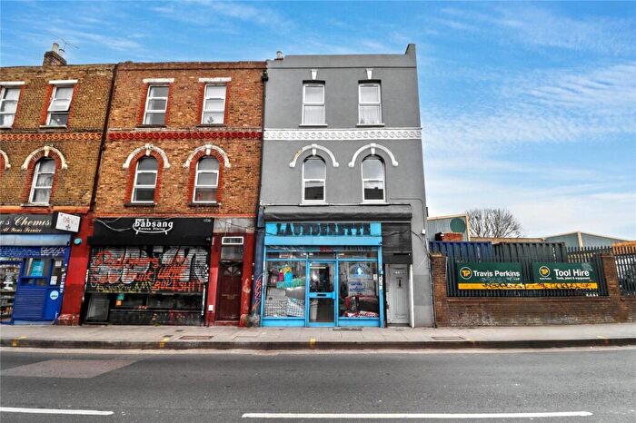 2 Bedroom Apartment For Sale In Dalston Lane, Dalston, E8