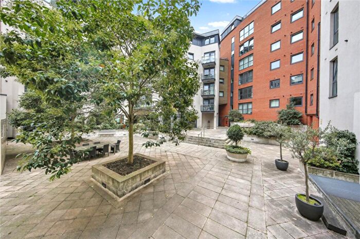 2 Bedroom Apartment To Rent In Charterhouse The Square, EC1M