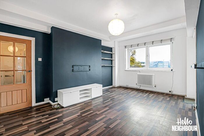 2 Bedroom Flat To Rent In Upper Richmond Road, London, SW15