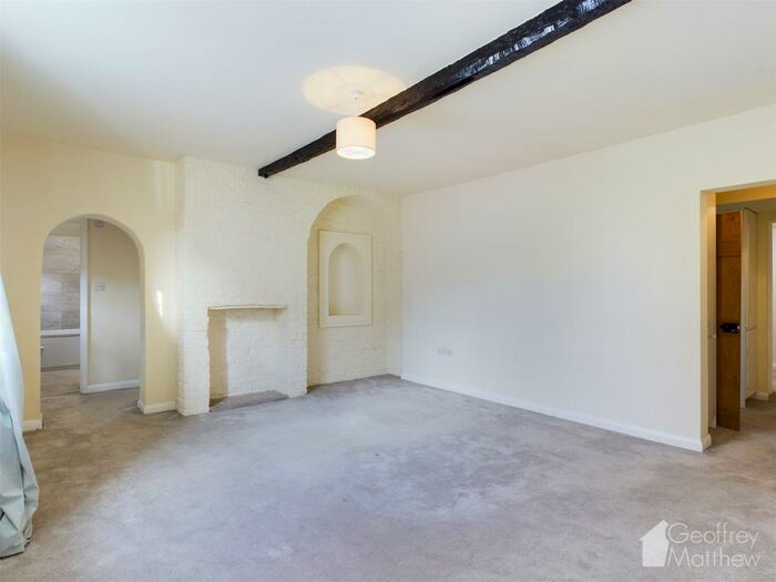 2 Bedroom Flat To Rent In High Street, Roydon, CM19