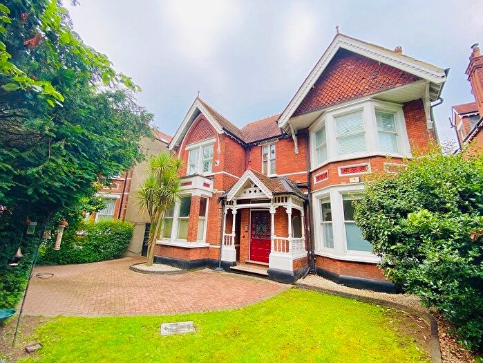 2 Bedroom Flat To Rent In Gunnersbury Avenue, Ealing, W5