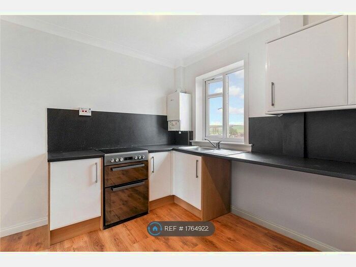 3 Bedroom Flat To Rent In Mochrum Avenue, Maybole, KA19