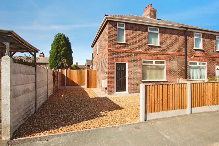 3 Bedroom Semi-Detached House To Rent In Beresford Street, Thatto Heath, St Helens, WA9