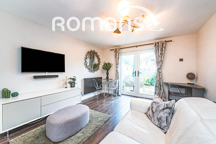 1 Bedroom Apartment To Rent In Monarch Close, RG22