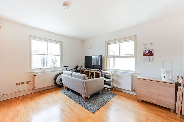 Studio To Rent In Queens Gate, South Kensington, London, SW7
