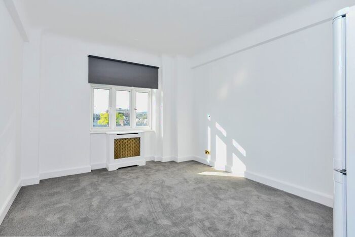 2 Bedroom Apartment To Rent In Hall Road London, NW8