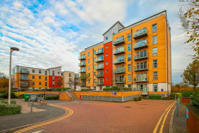 2 Bedroom Flat To Rent In Queen Mary Avenue, South Woodford, E18