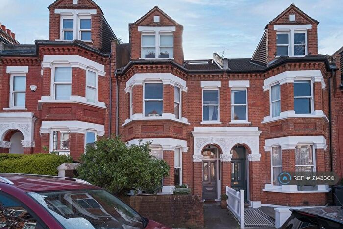 2 Bedroom Flat To Rent In Kestrel Avenue, London, SE24