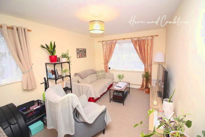 2 Bedroom Flat To Rent In Castle Court, Caer Graig, Cardiff CF15