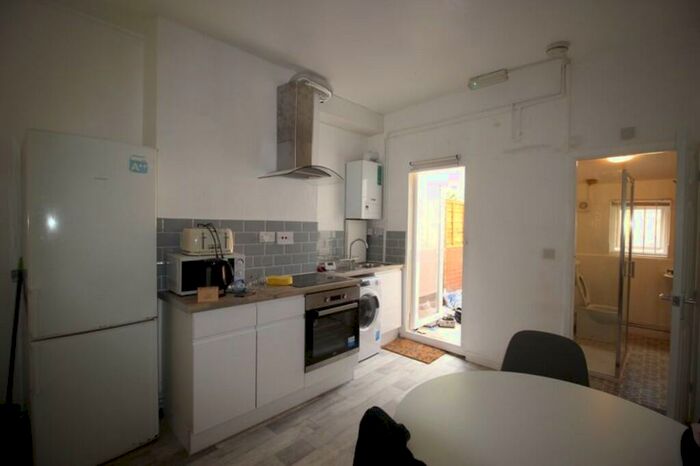 3 Bedroom Terraced House To Rent In Professional Sharers! Bridlington Street, Radford, NG7