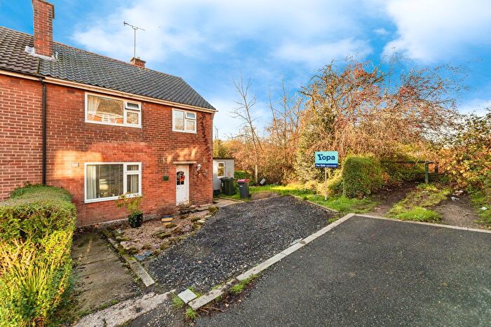 3 Bedroom Semi-Detached House For Sale In Wynmoor Crescent, Barnsley, S73