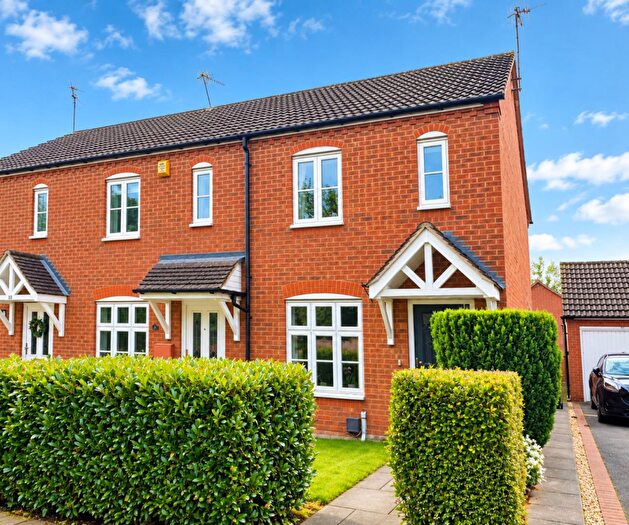 2 Bedroom Terraced House For Sale In Lee Meadowe, Warwick, CV34
