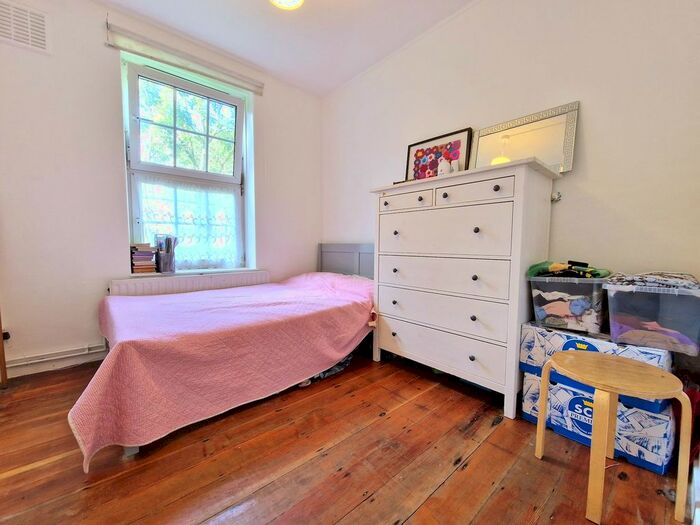 2 Bedroom Flat To Rent In George Row, Bermondsey, London, SE16