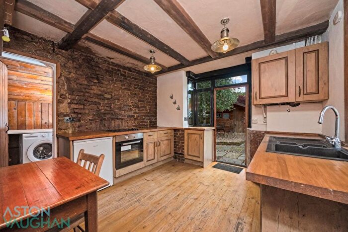 2 Bedroom Detached House To Rent In Cedars Gardens, Brighton, BN1
