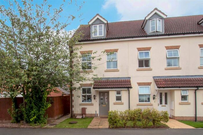 3 Bedroom Town House To Rent In Ravel Close, Stamford, PE9