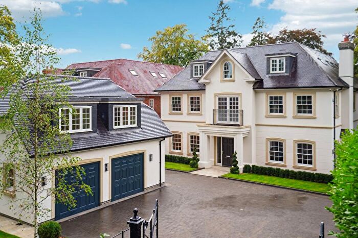 6 Bedroom Detached House For Sale In Westfield Road, Beaconsfield, HP9