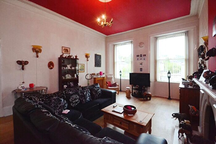 2 Bedroom Flat For Sale In Minto Street, Edinburgh, Midlothian, EH9