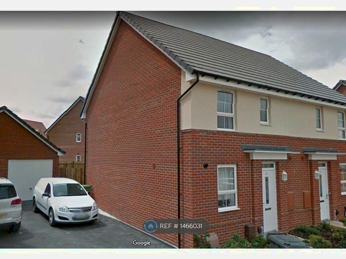 3 Bedroom Semi-Detached House To Rent In Foxglove Way, Waterlooville, PO8