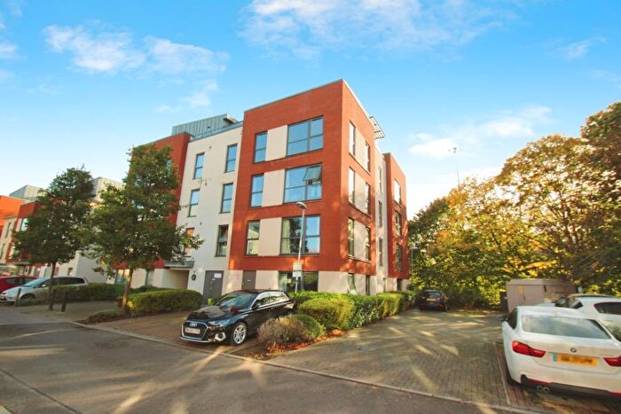 2 Bedroom Apartment To Rent In Paxton Drive -, BS3