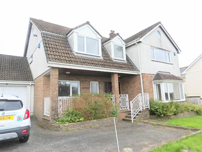 4 Bedroom Detached House To Rent In Launceston Road, Callington, PL17