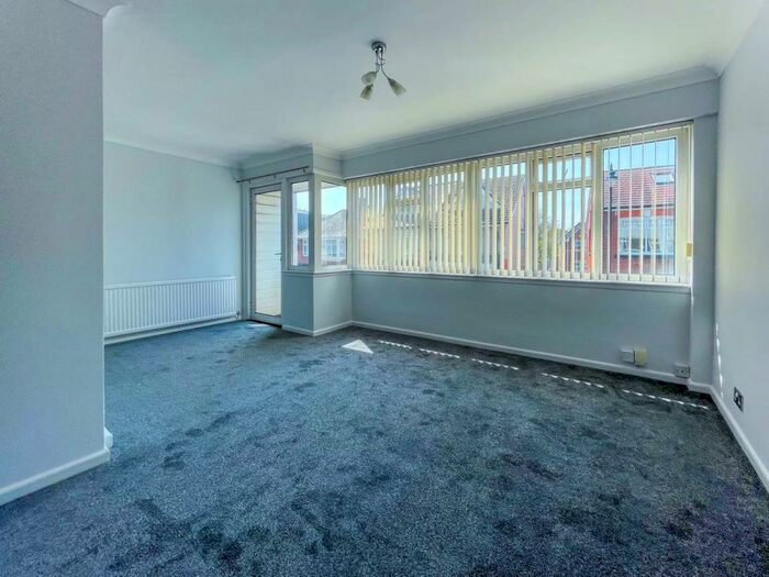 2 Bedroom Flat To Rent In Bargates, Christchurch, Dorset, BH23