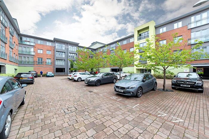 2 Bedroom Flat To Rent In Colombo Square, Worsdell Drive, Gateshead, NE8