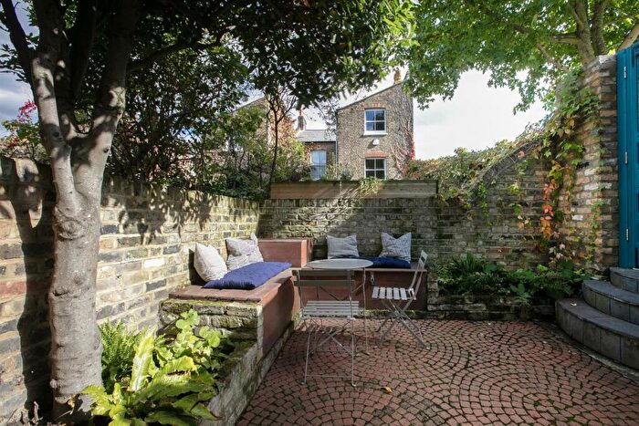 2 Bedroom Flat For Sale In Shenley Road, Camberwell, SE5
