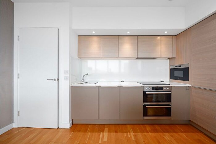 2 Bedroom Flat To Rent In Colonial Drive, London, W4