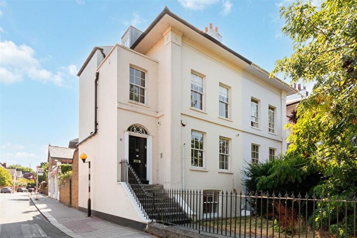 4 Bedroom Semi-Detached House To Rent In Heathfield Terrace, London, W4