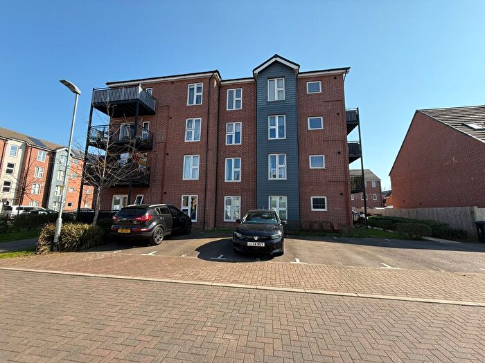 2 Bedroom Flat For Sale In Tilling Green, Dunstable, LU5