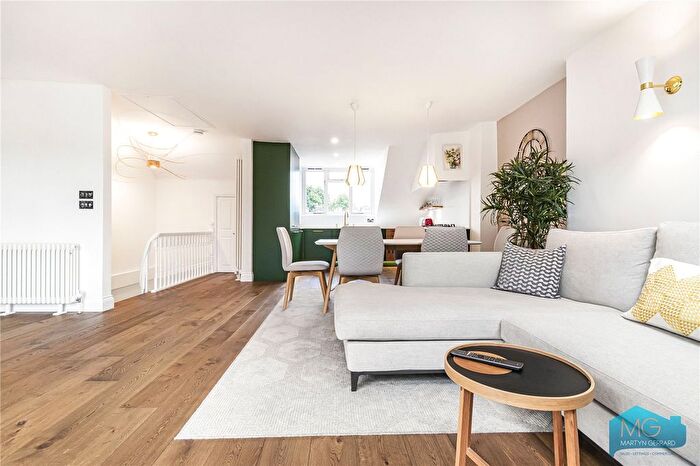2 Bedroom Flat For Sale In Carlingford Road, Hampstead, London, NW3