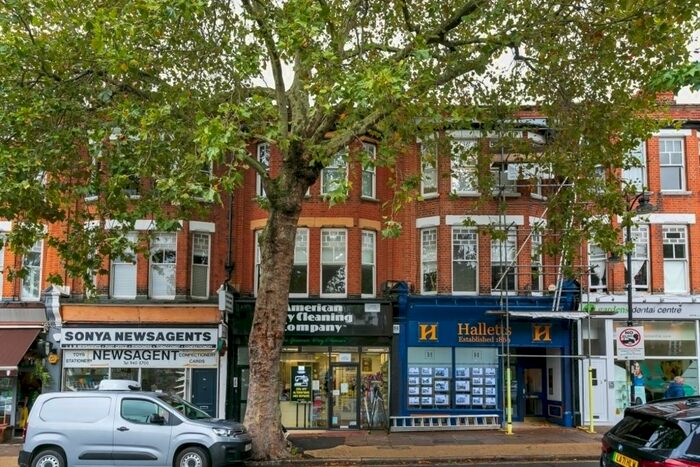 1 Bedroom Flat To Rent In Royal Parade, Station Approach, Kew Village, TW9