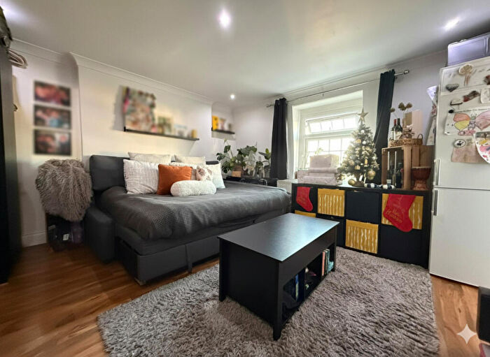 Studio To Rent In Rucklidge Avenue, London, NW10