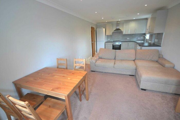 2 Bedroom Flat To Rent In Cotehouse, Wokingham Road, Earley, Reading, Berkshire, RG6