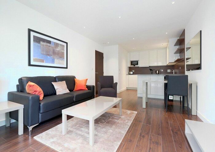 1 Bedroom Flat To Rent In Devan Grove, London, N4