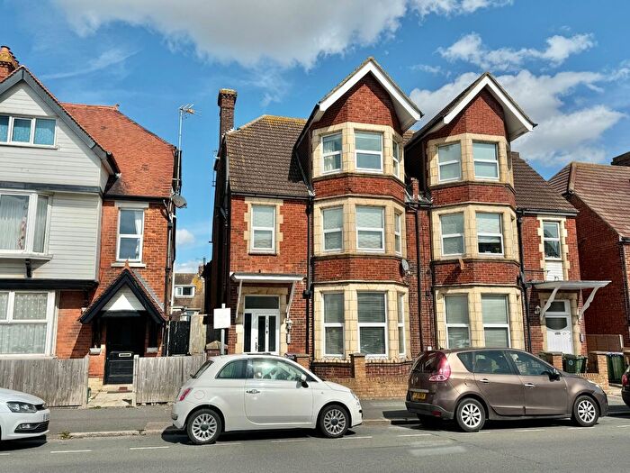 1 Bedroom Flat To Rent In Cheriton Road, Folkestone, Kent, CT19