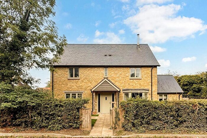 4 Bedroom Detached House For Sale In Walnut Court, West Hanney, Wantage, OX12