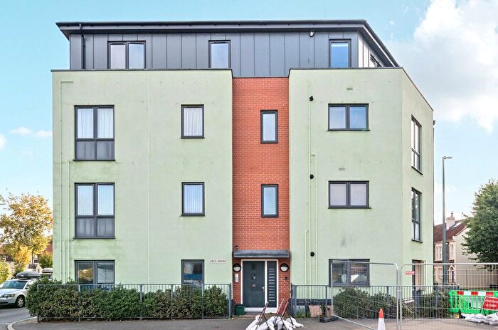 2 Bedroom Flat For Sale In Cecil Road, Kingswood, Bristol, BS15