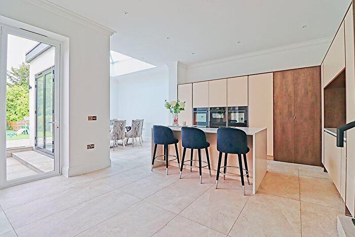 4 Bedroom Detached House For Sale In Thundersley Park Road, South Benfleet, SS7