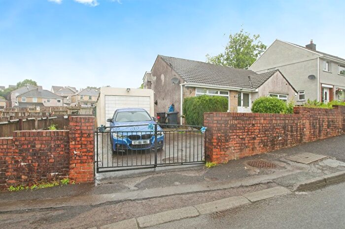 2 Bedroom Detached House For Sale In Stonebridge Road, Rassau, Ebbw Vale, NP23