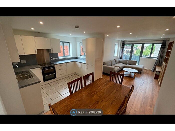 2 Bedroom Flat To Rent In Aqua House, London, NW10