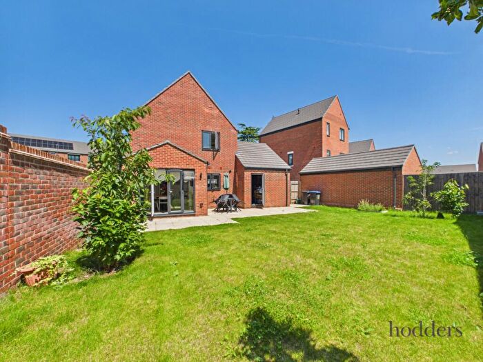 3 Bedroom Detached House For Sale In Ottershaw, Surrey, KT16