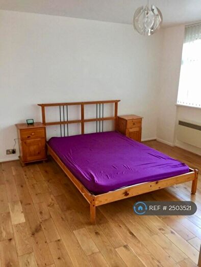 1 Bedroom Flat To Rent In The Walks, London, N2