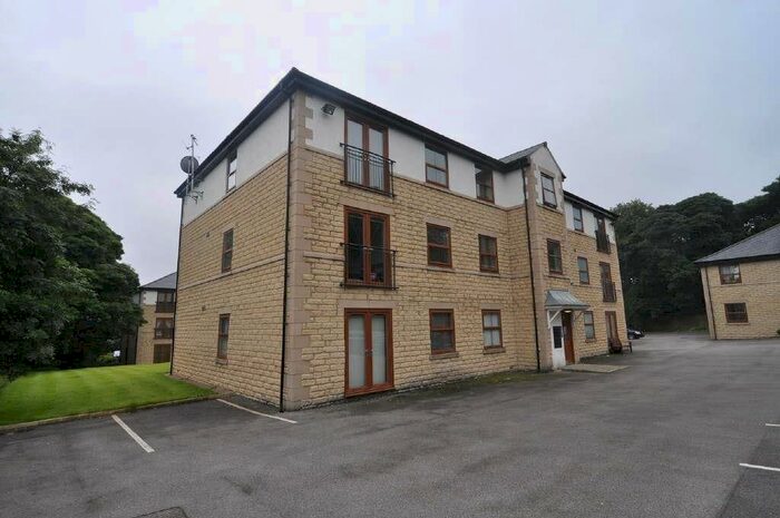 1 Bedroom Flat To Rent In Westwood Hall, Pergerine Way, Bradford, BD6