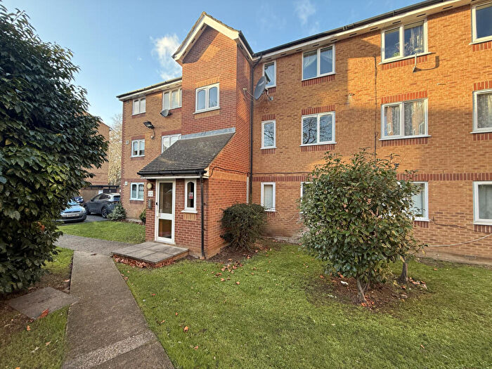 Flat To Rent In Grinstead Road, Deptford, SE8