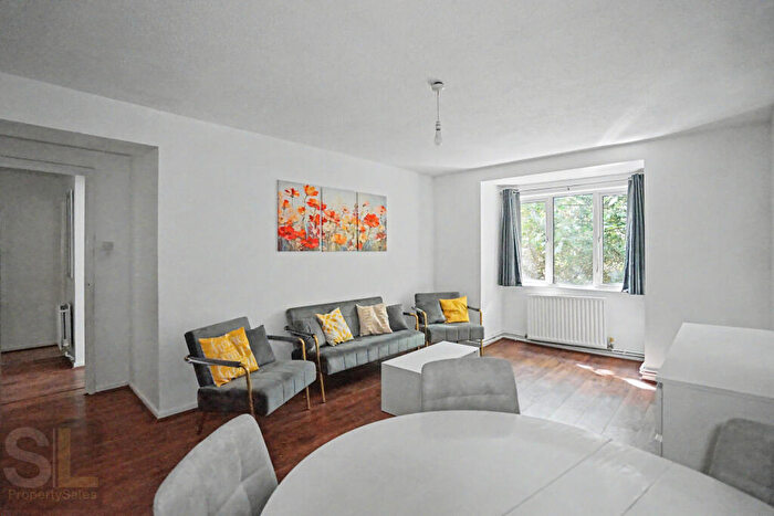 2 Bedroom Apartment For Sale In Walerand Road, London, SE13